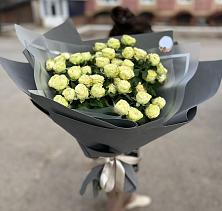 Букет Белые кустовые розы Солинеро в Шемышейке